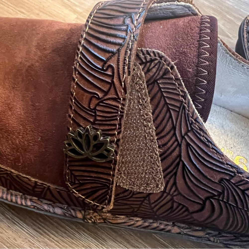 Alegria Brenna Dream Fit Brown Leather Shoes Size 37 (US 7–7.5) - Picture 8 of 9